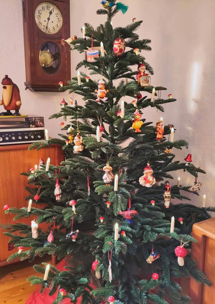 Fichte Windsor 180 cm – geschmückter Hallerts Weihnachtsbaum auf einem Kundenfoto